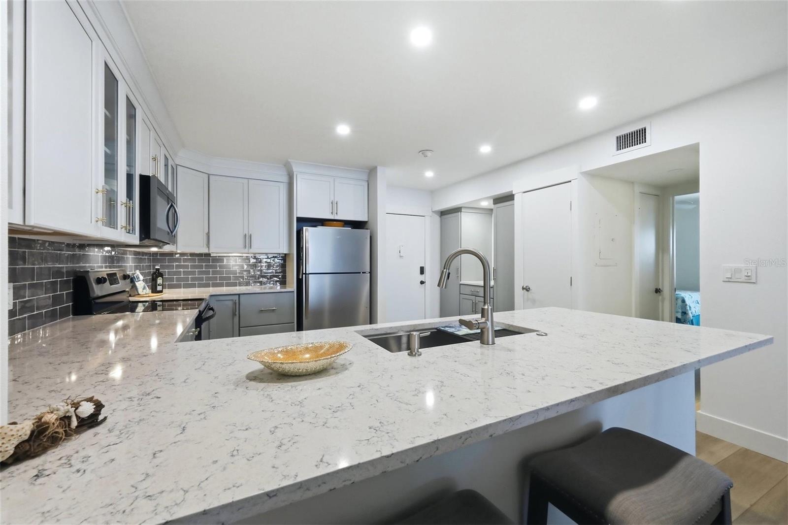 2100 BENJAMIN FRANKLIN DR #205 — photo 13
