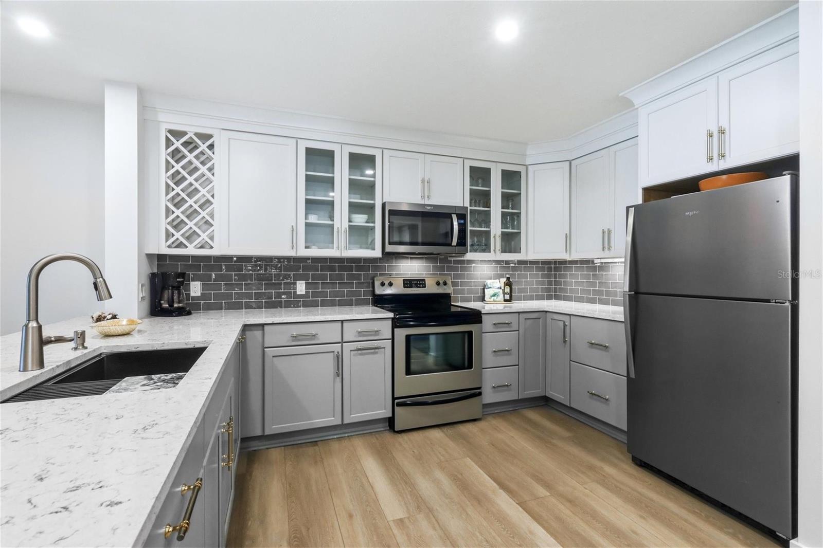 2100 BENJAMIN FRANKLIN DR #205 — photo 15