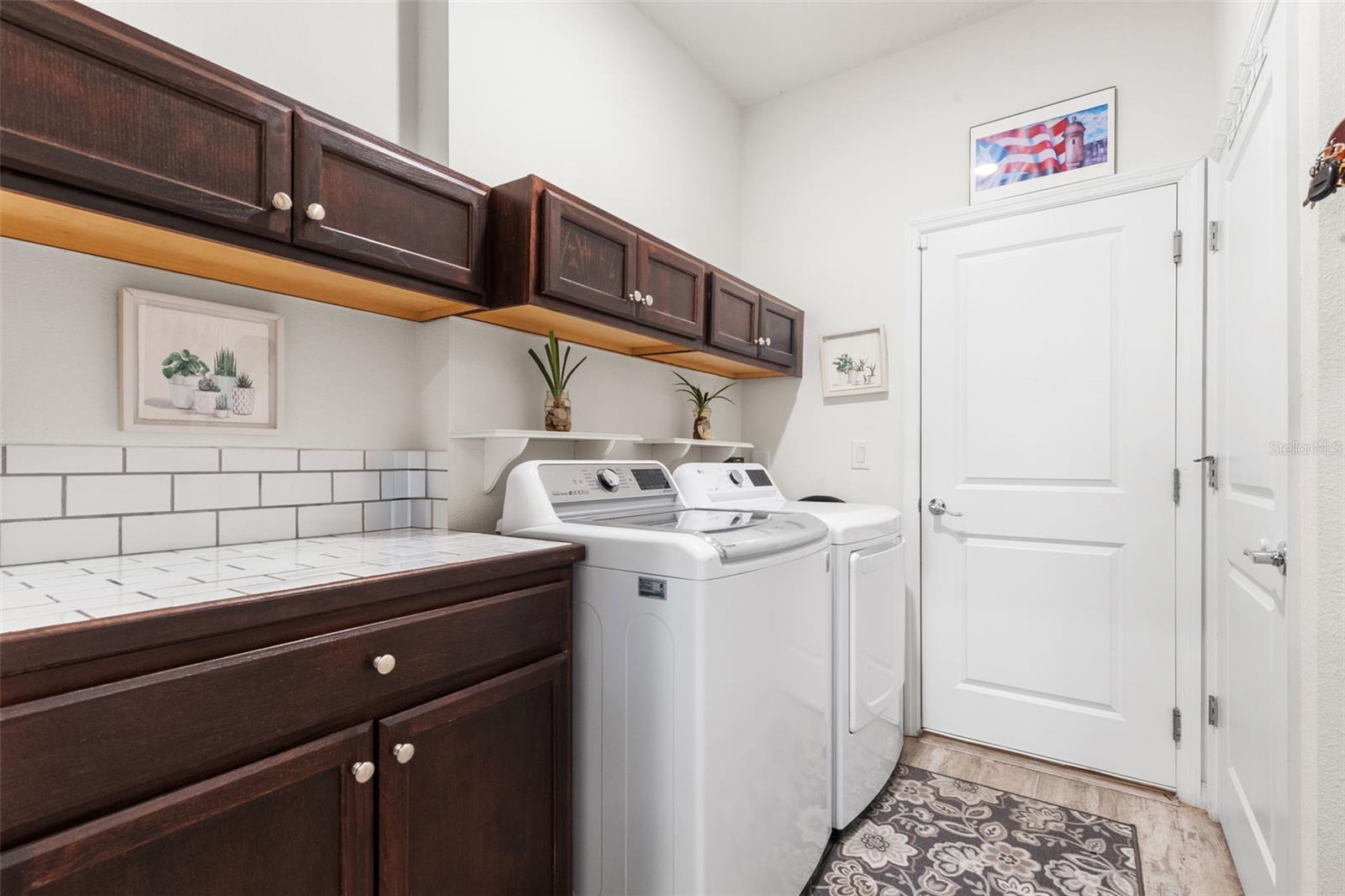 12421 EASTPOINTE DR — photo 32