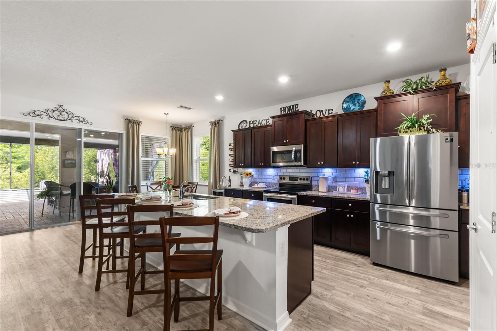 12421 EASTPOINTE DR — photo 12