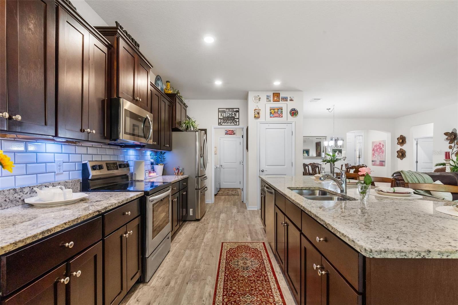 12421 EASTPOINTE DR — photo 31