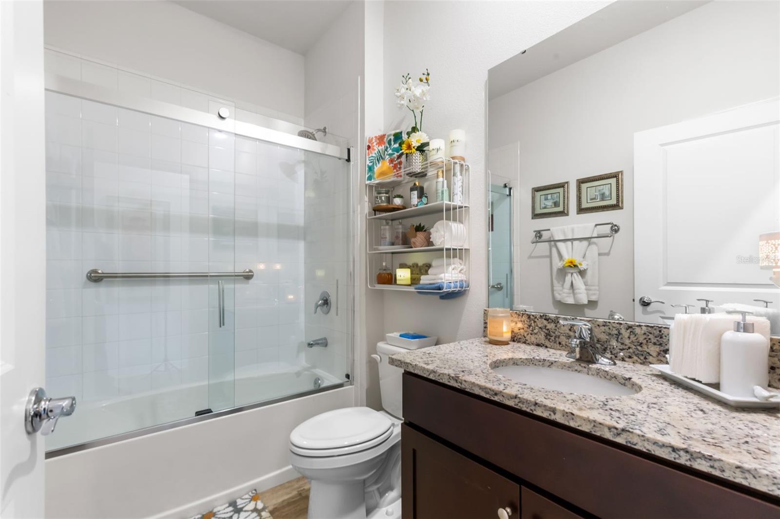 12421 EASTPOINTE DR — photo 16