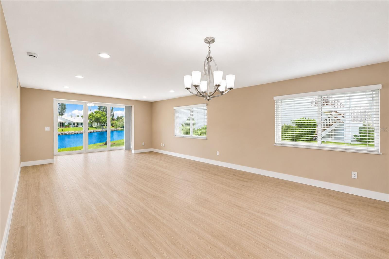 4857 INDEPENDENCE DR — photo 8