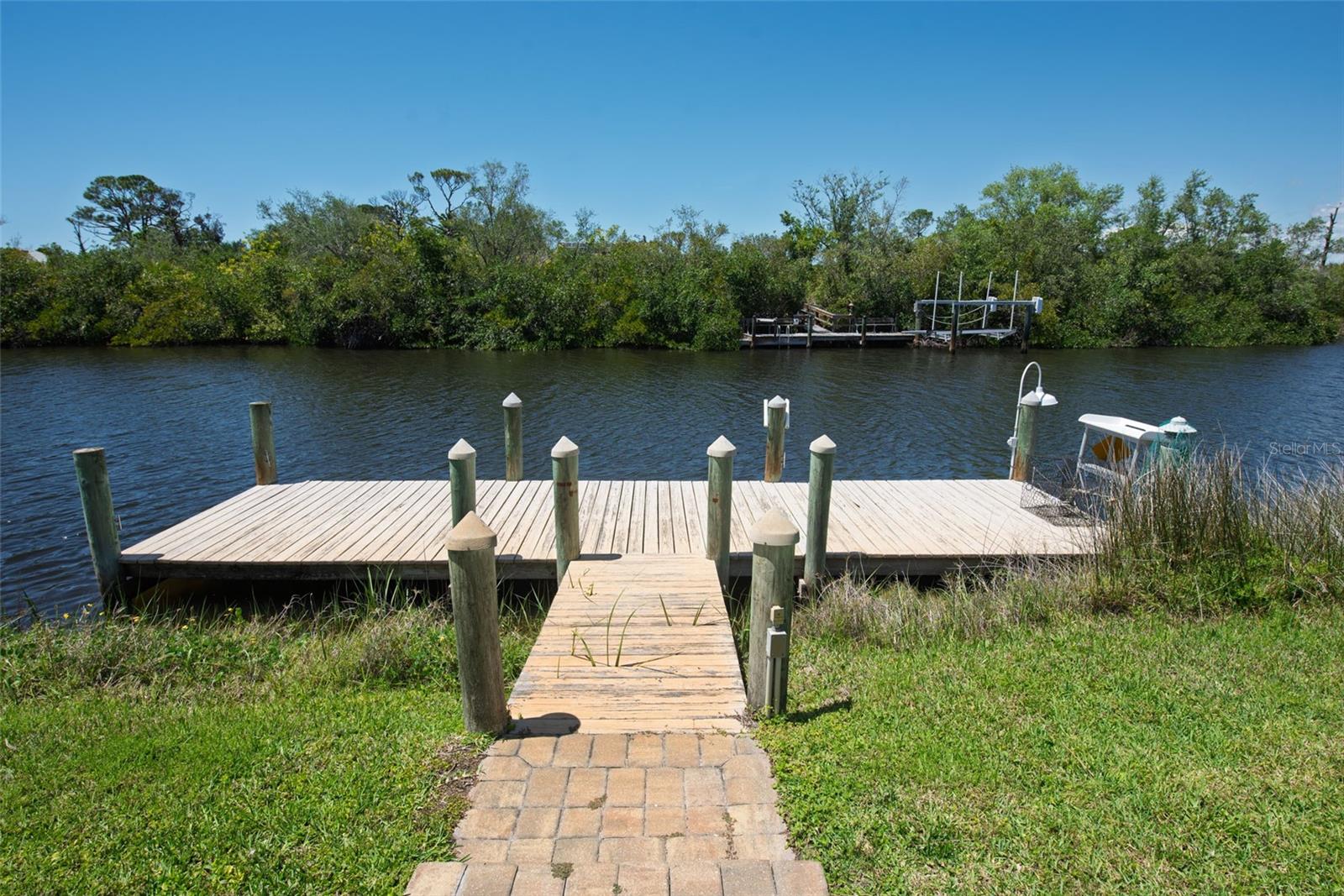 880 LEMON BAY DR — photo 8