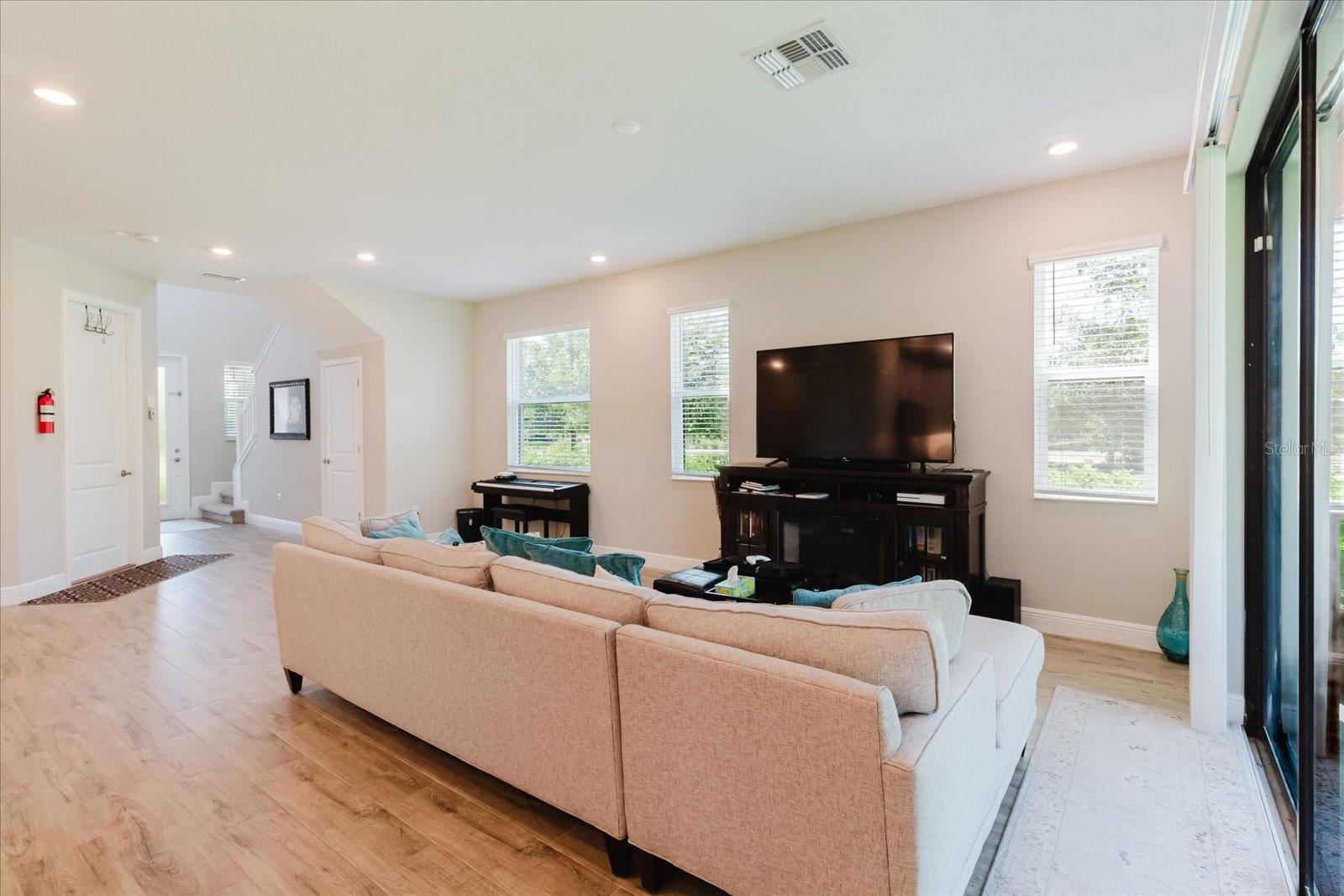 4531 ALMADA LN SE — photo 11