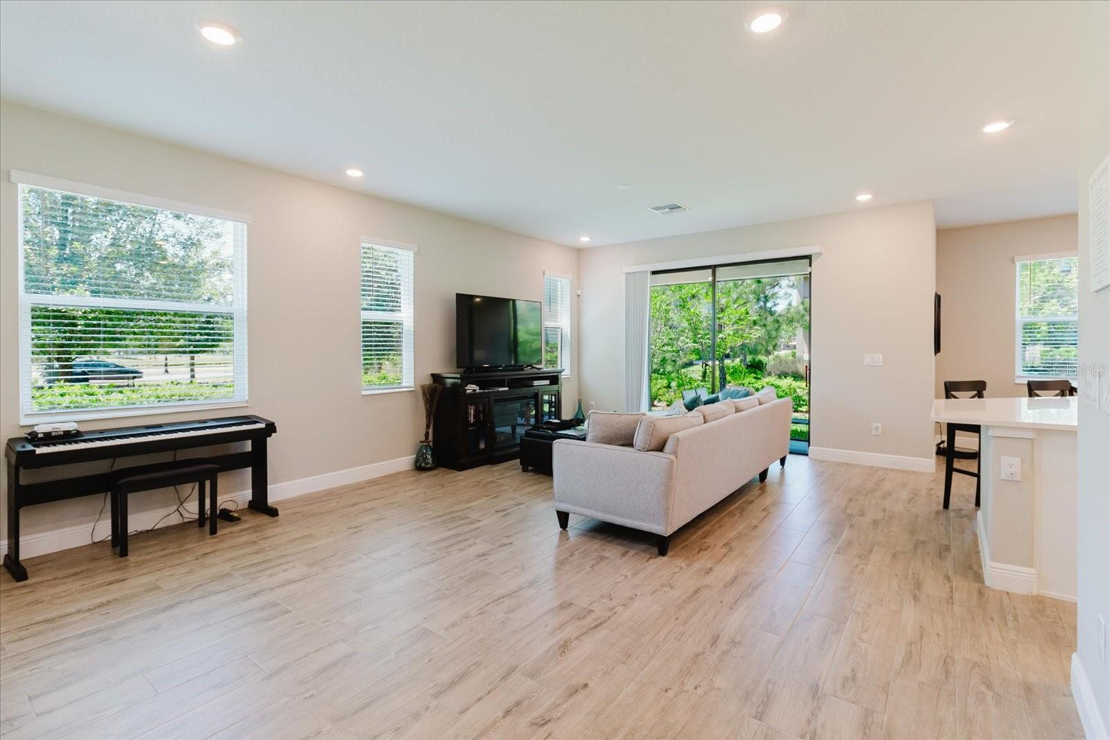 4531 ALMADA LN SE — photo 12