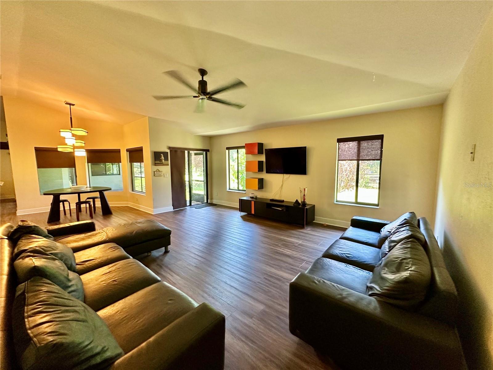 7759 ESTATES DR — photo 15