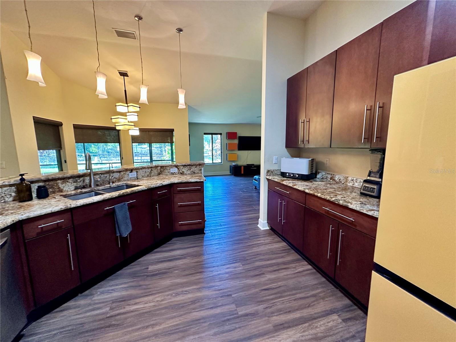 7759 ESTATES DR — photo 17