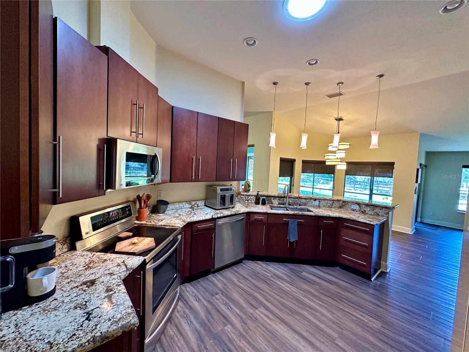 7759 ESTATES DR — photo 18