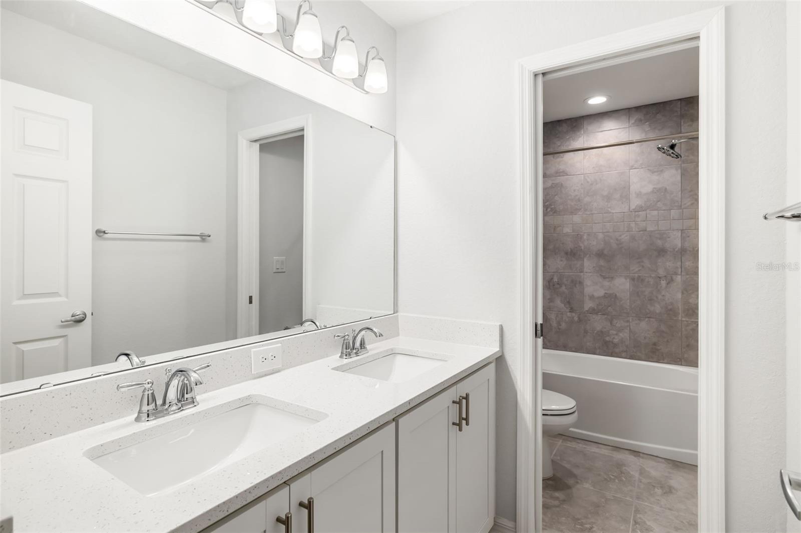 1306 GRANTHAM DR — photo 32