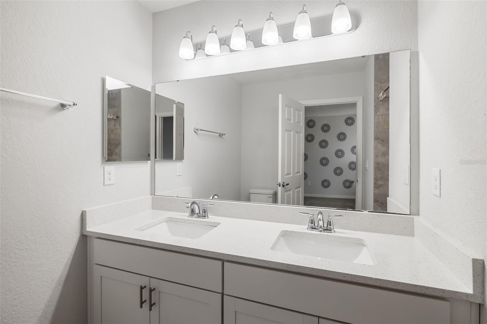 1306 GRANTHAM DR — photo 24