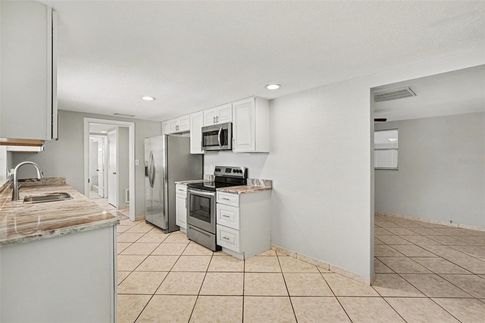 7836 LOTUS DR — photo 9