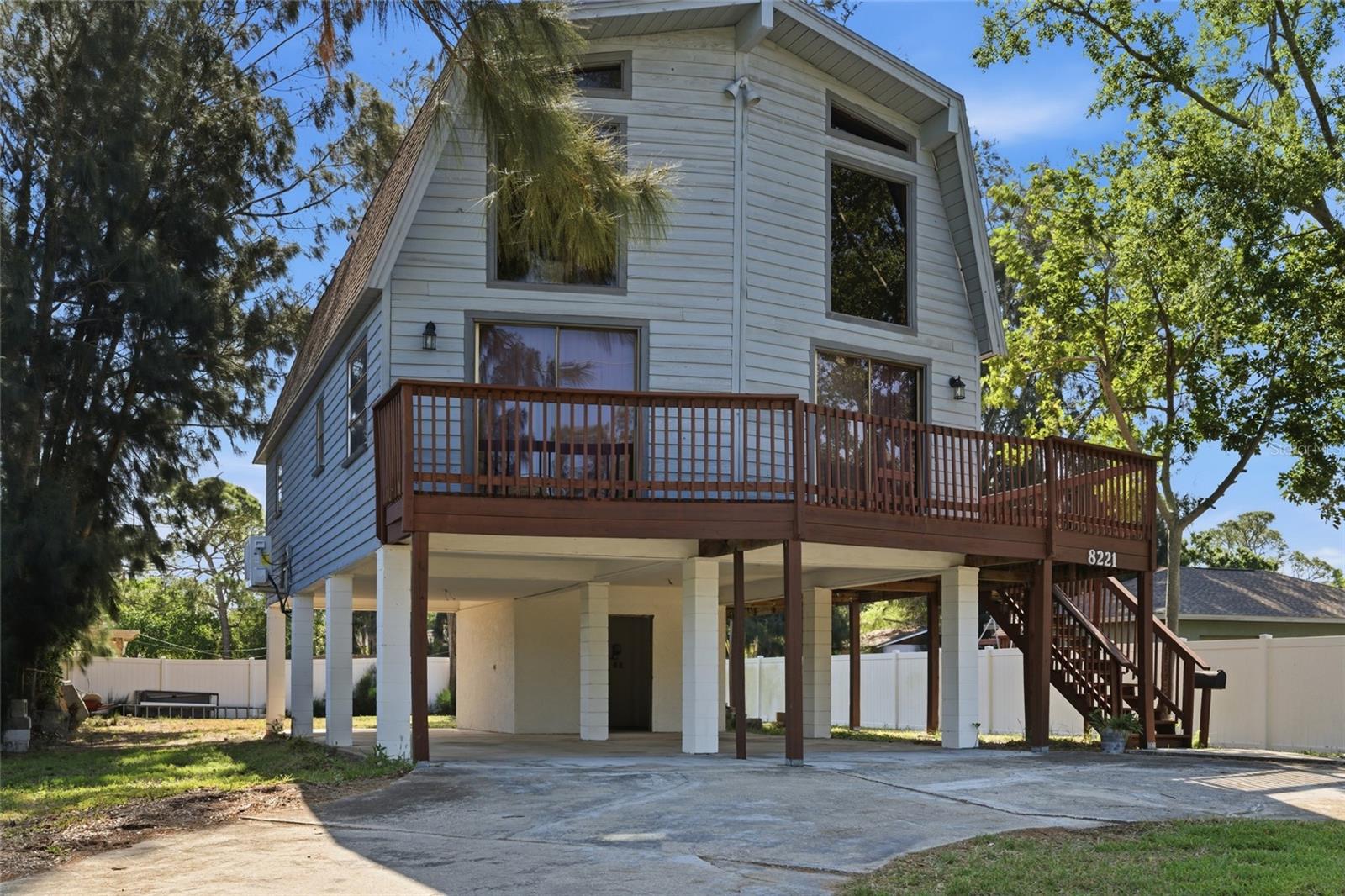 8221 RIVERSIDE DR NE — photo 2
