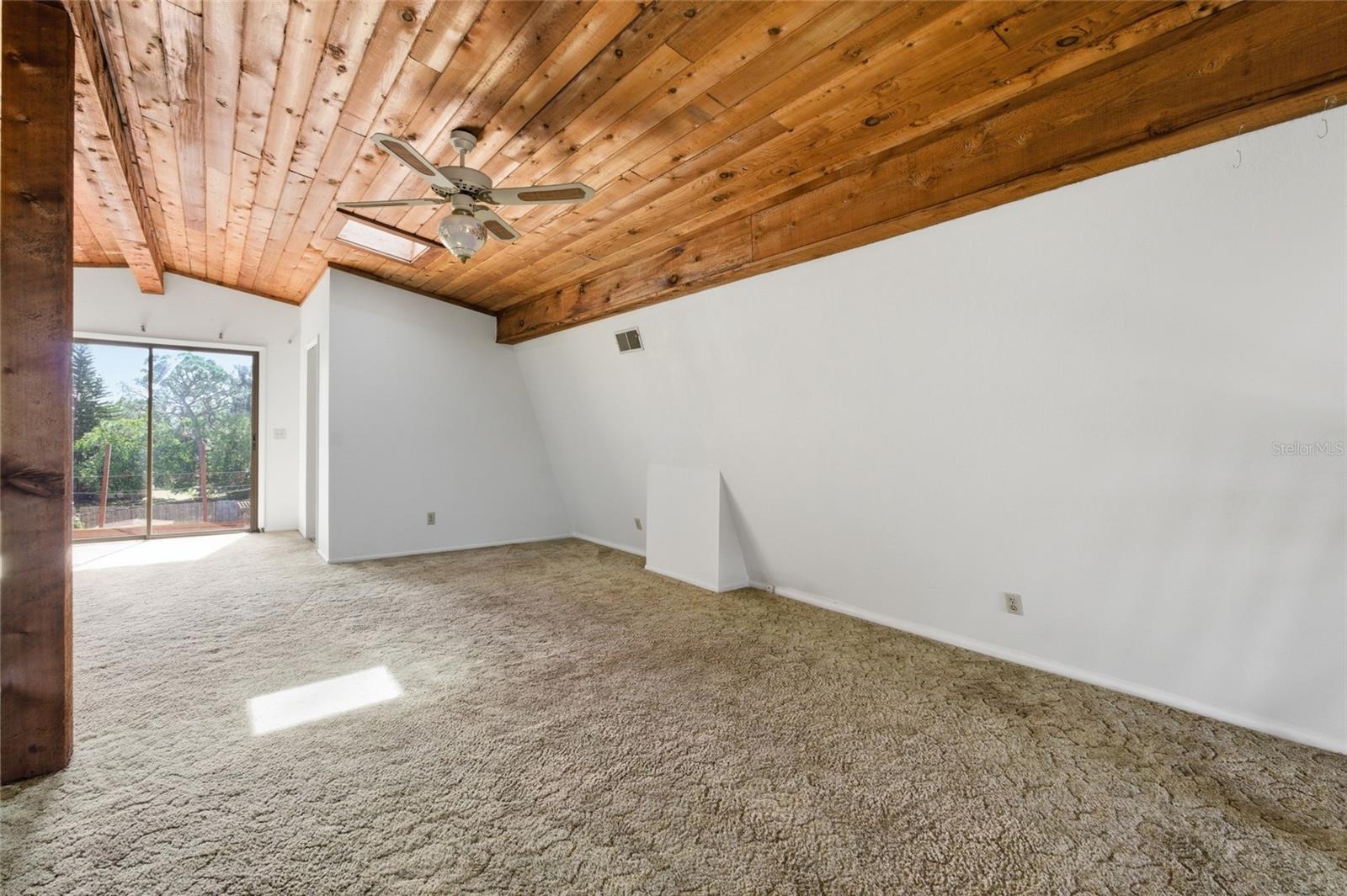 8221 RIVERSIDE DR NE — photo 32