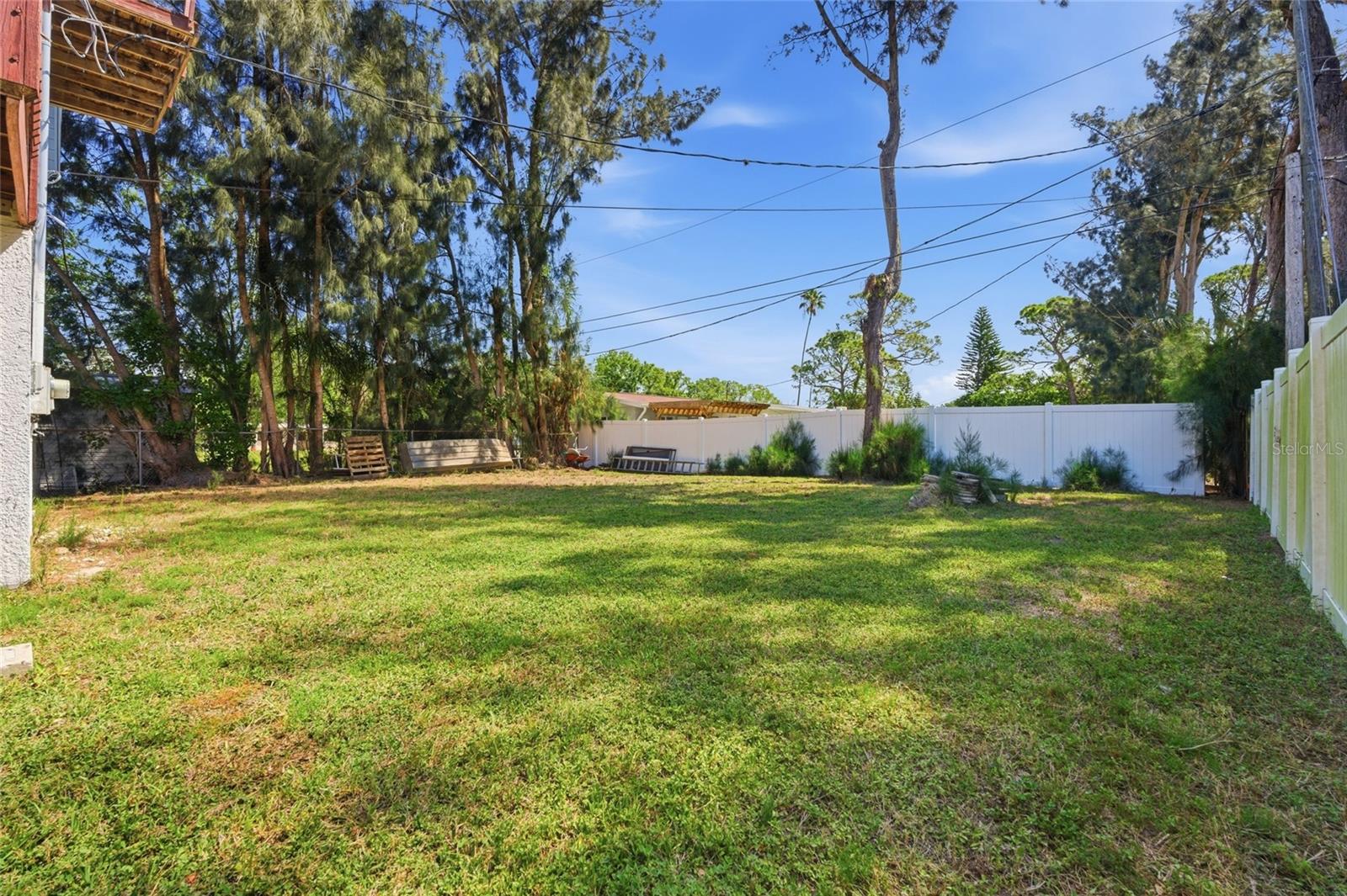 8221 RIVERSIDE DR NE — photo 43
