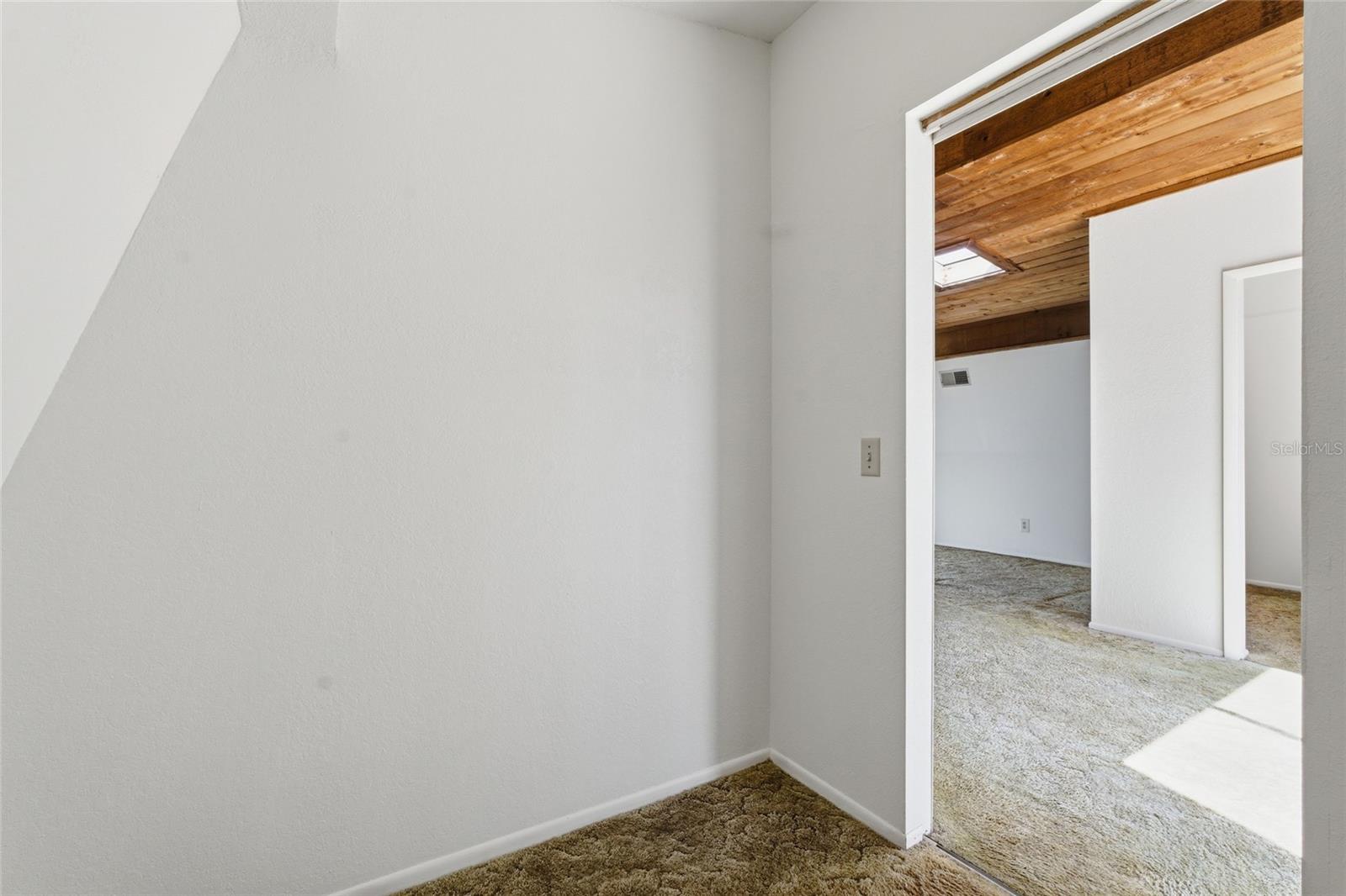 8221 RIVERSIDE DR NE — photo 27