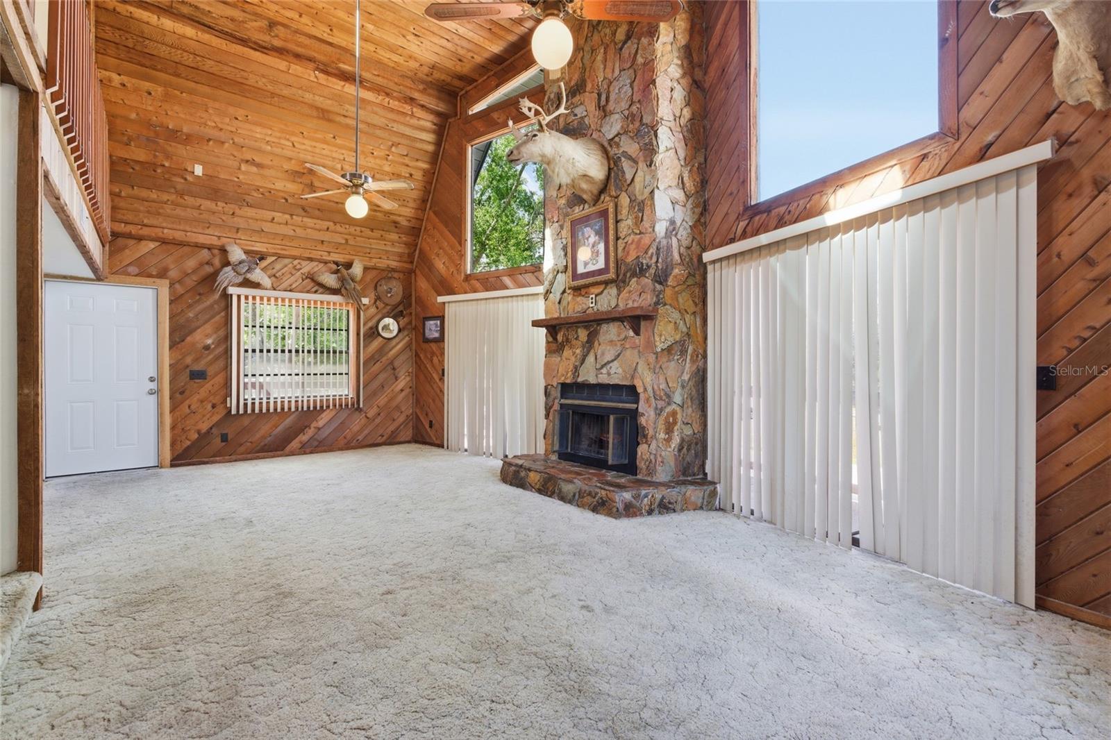 8221 RIVERSIDE DR NE — photo 5