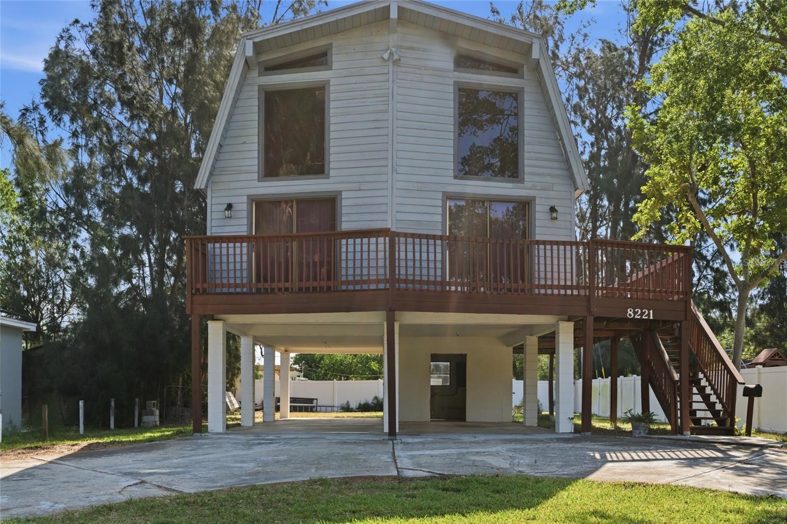 8221 RIVERSIDE DR NE — photo 3