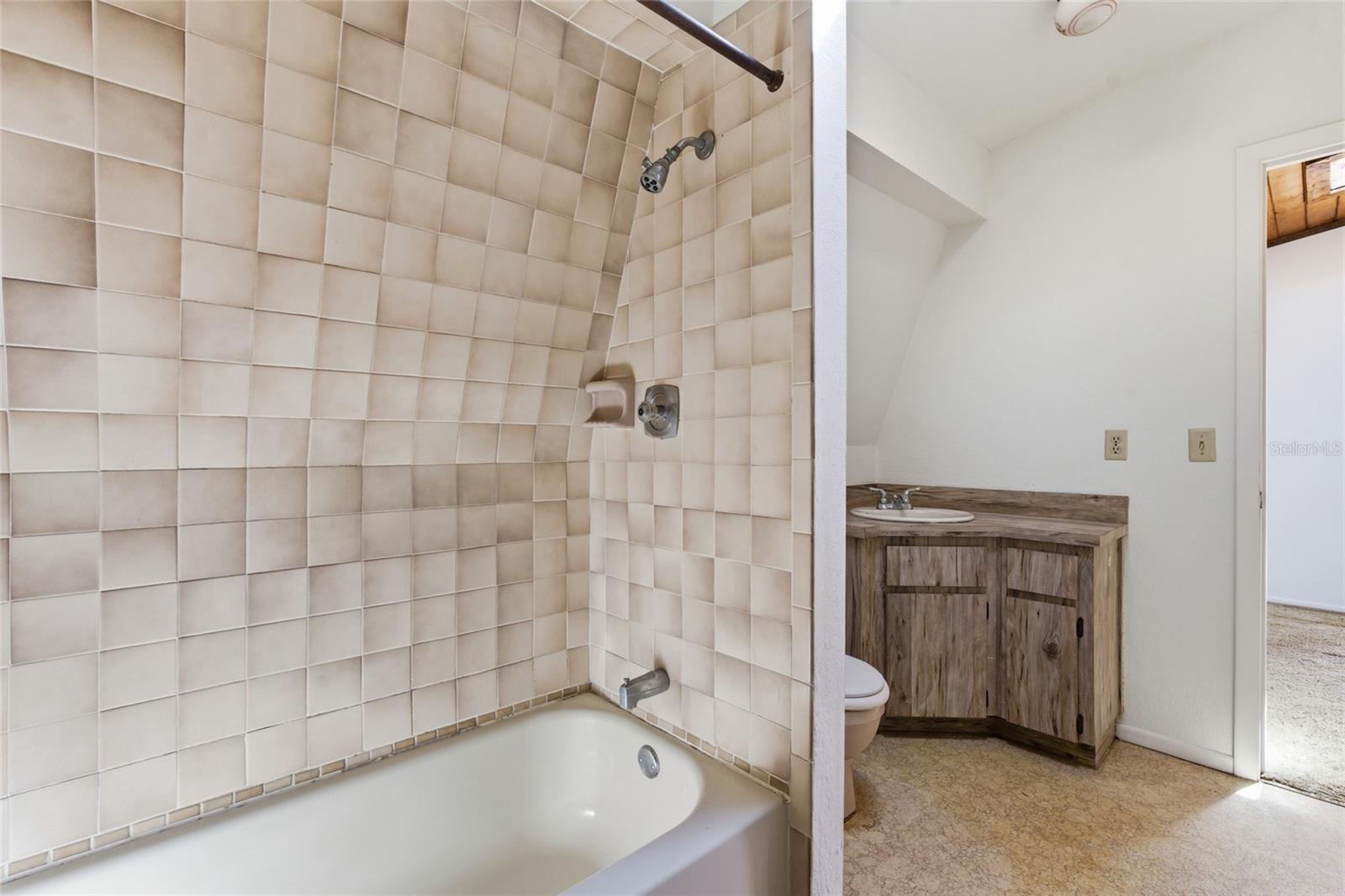 8221 RIVERSIDE DR NE — photo 26