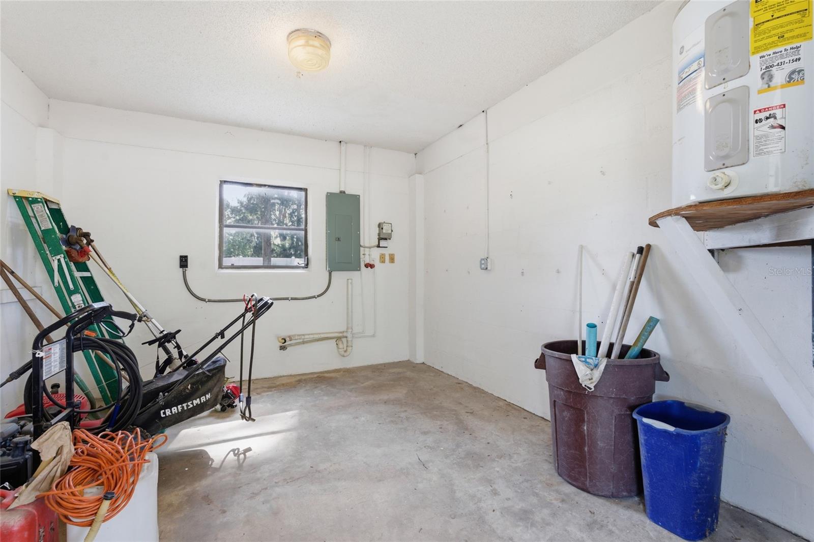 8221 RIVERSIDE DR NE — photo 41