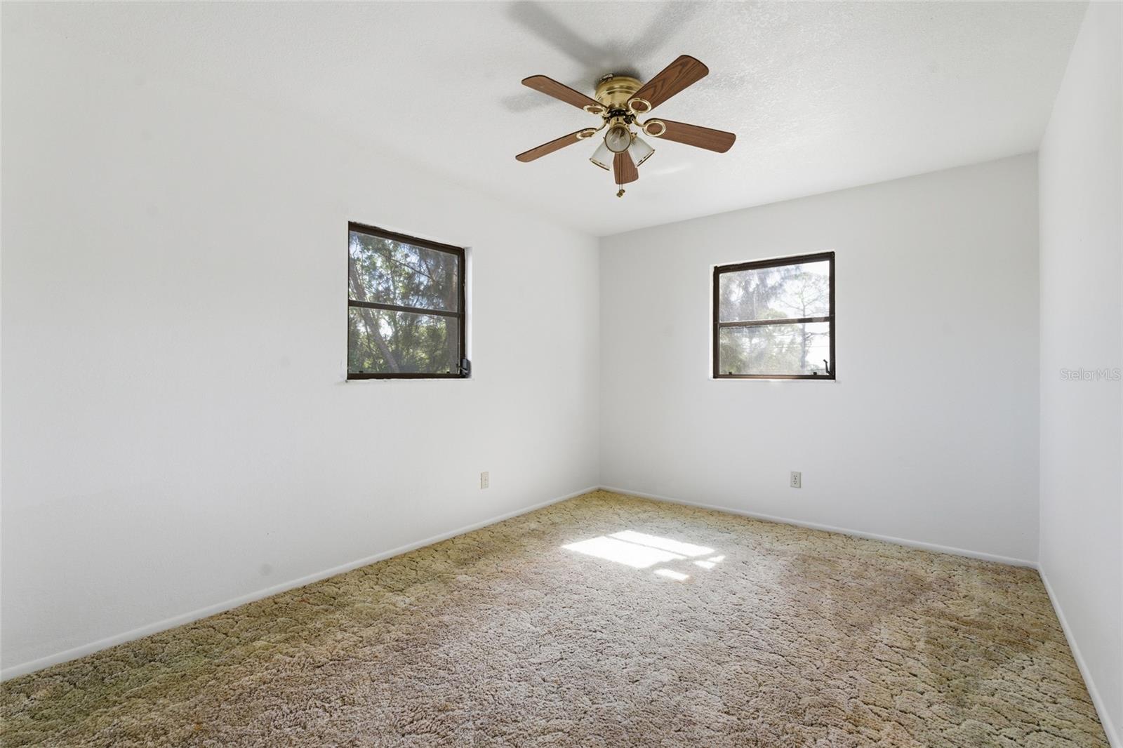 8221 RIVERSIDE DR NE — photo 13