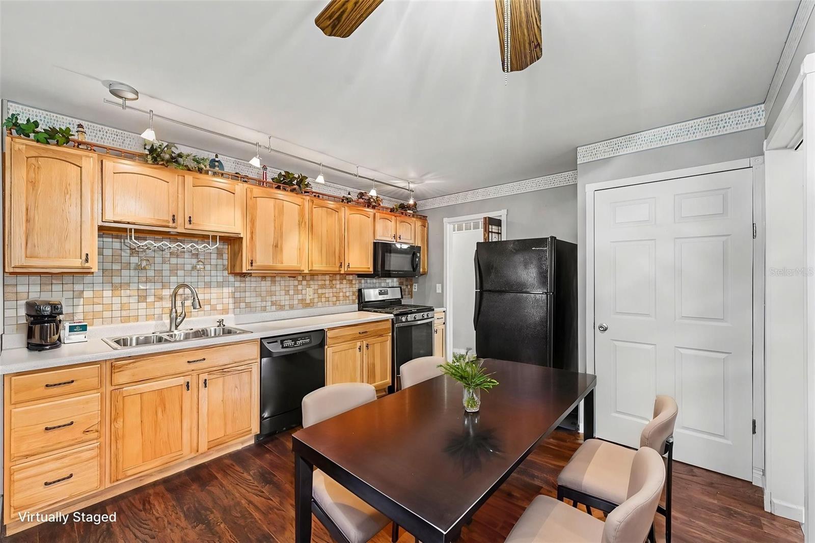 6337 BONAIRE AVE — photo 23