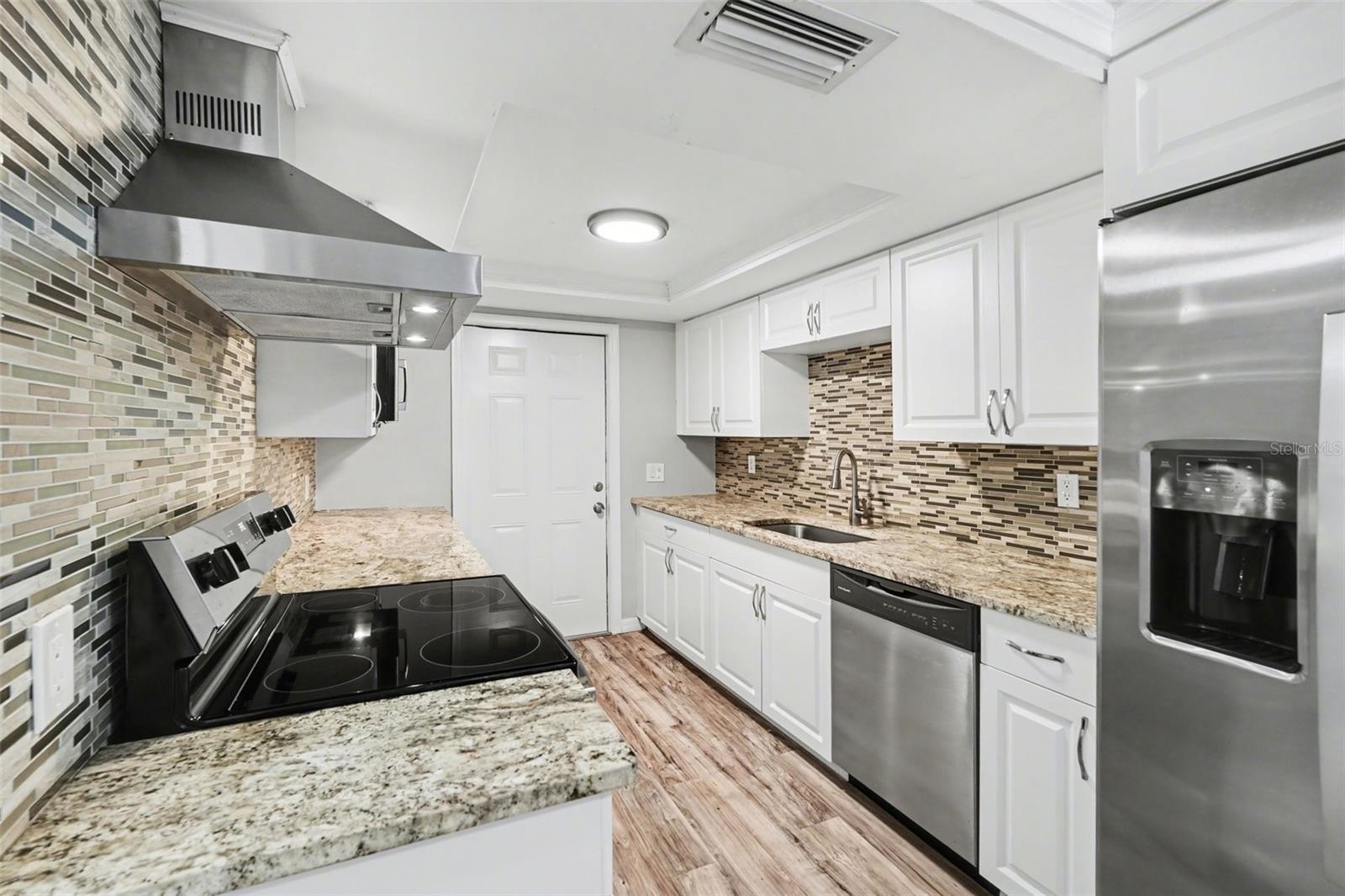6337 BONAIRE AVE — photo 15