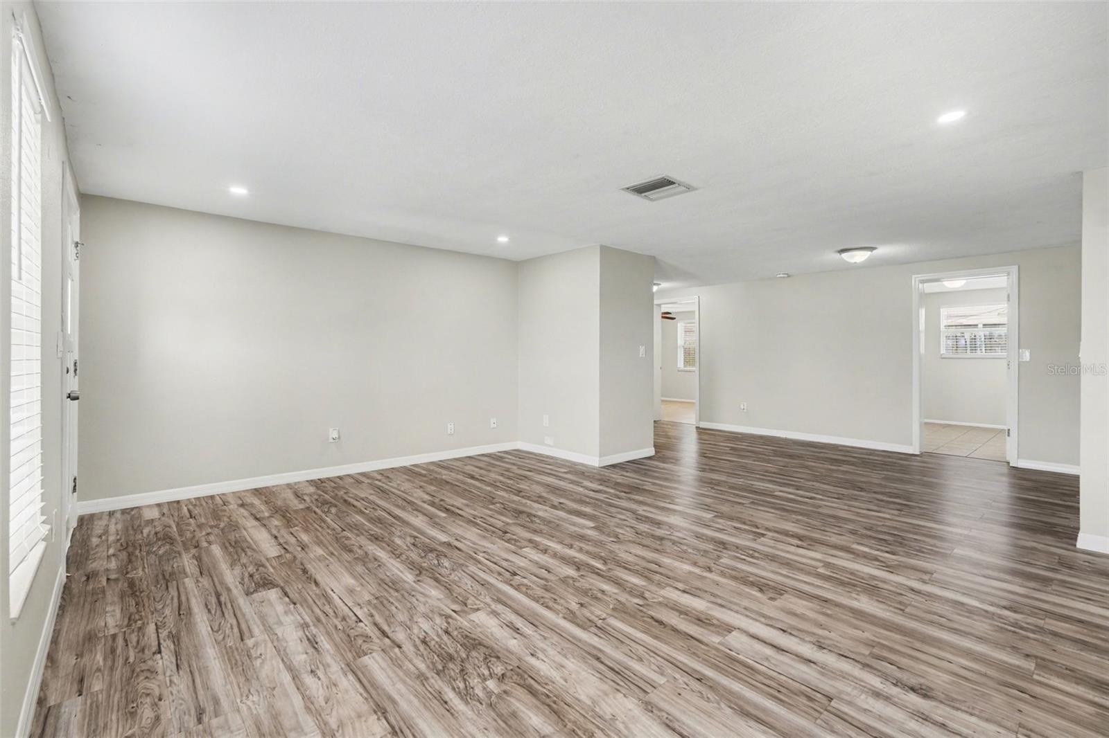 6337 BONAIRE AVE — photo 12