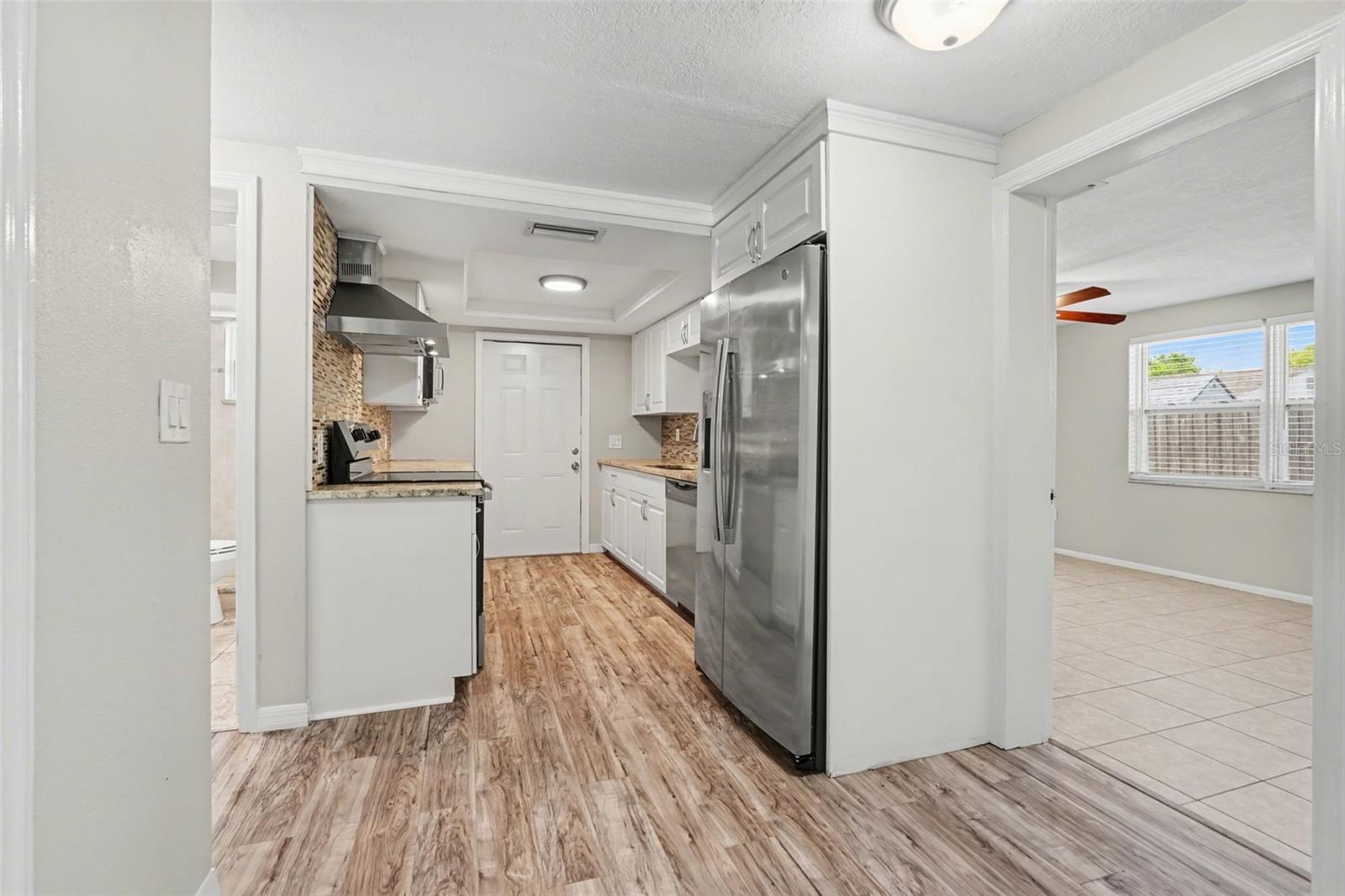 6337 BONAIRE AVE — photo 14