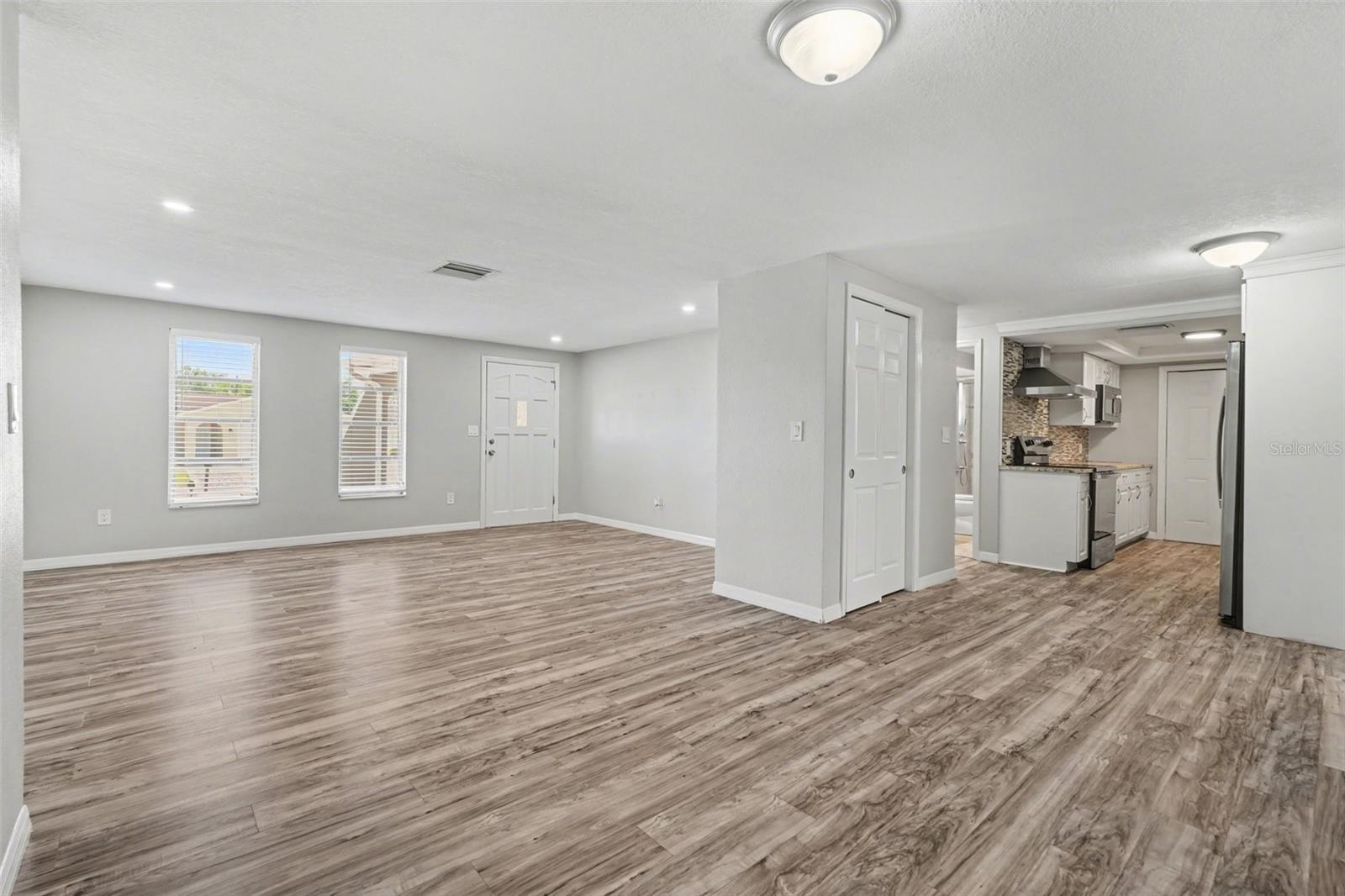 6337 BONAIRE AVE — photo 13
