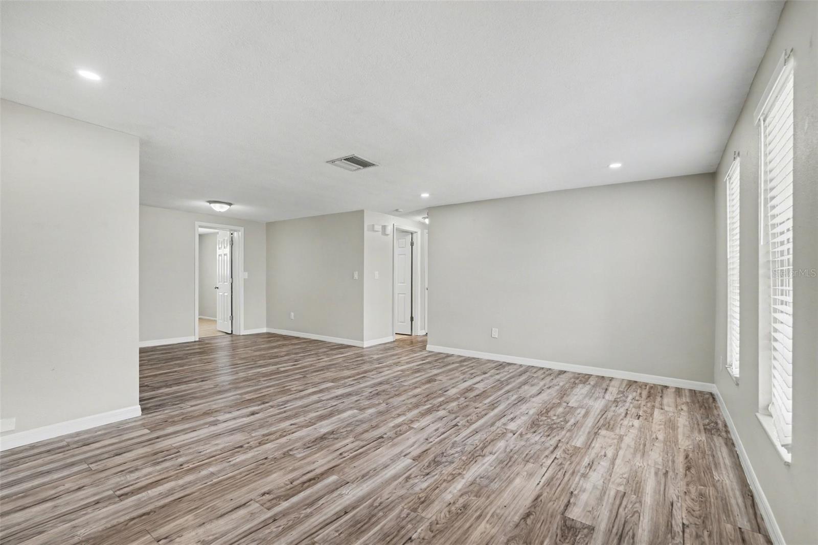 6337 BONAIRE AVE — photo 11
