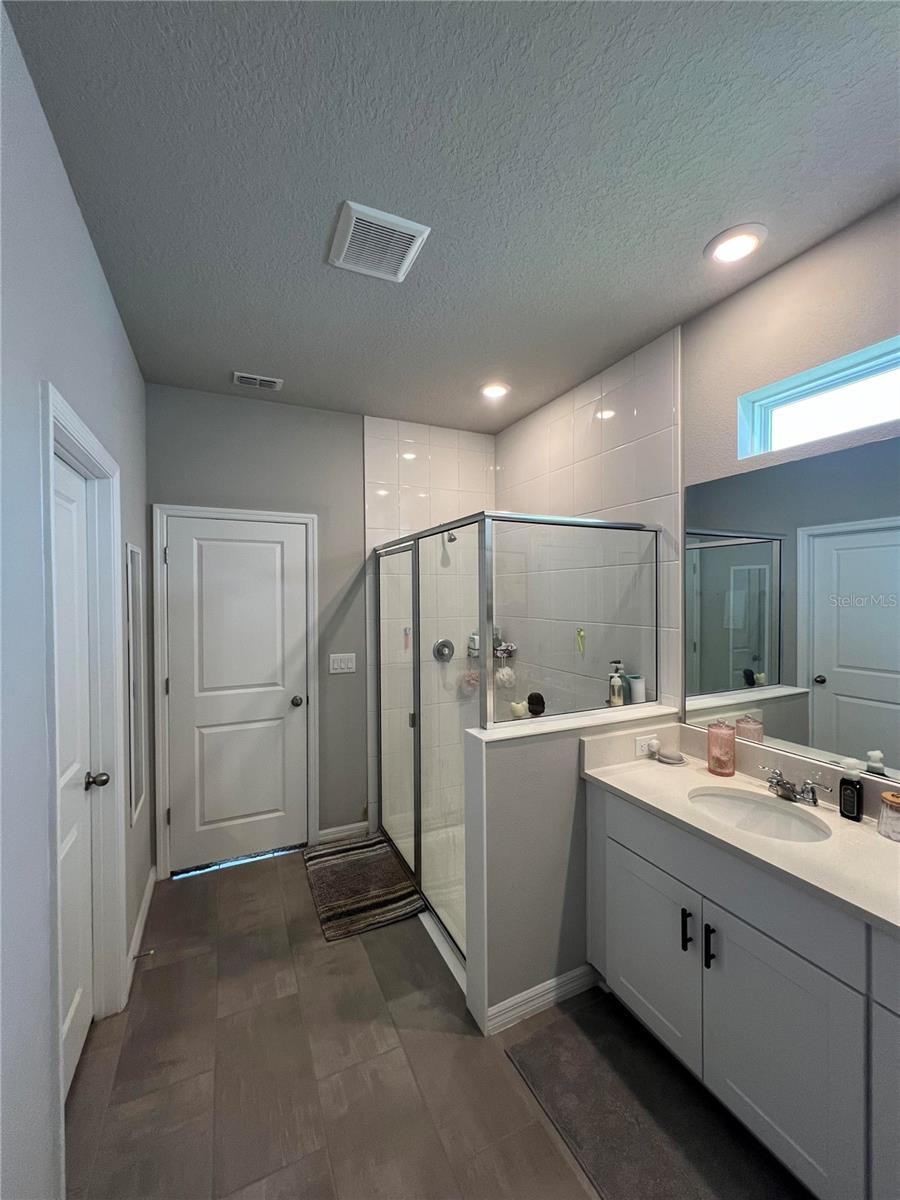 5511 BUNGALOW GROVE CT — photo 8