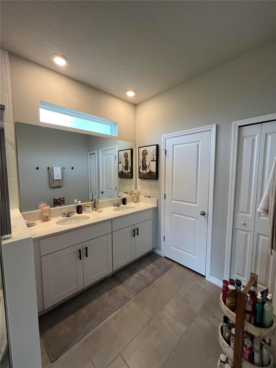 5511 BUNGALOW GROVE CT — photo 9
