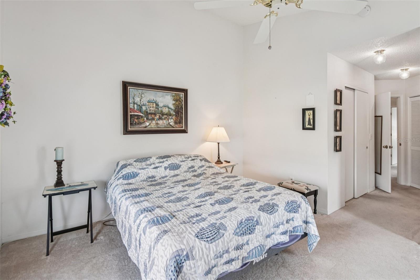 214 LINGER LN — photo 20