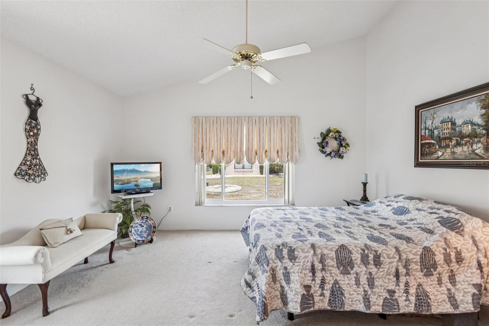 214 LINGER LN — photo 21