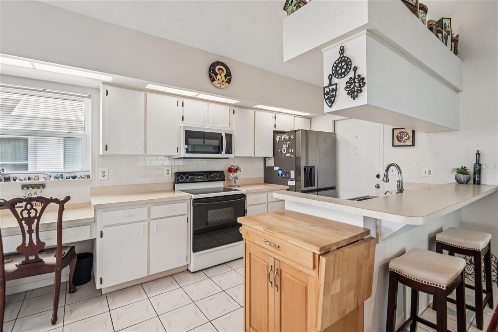 214 LINGER LN — photo 13