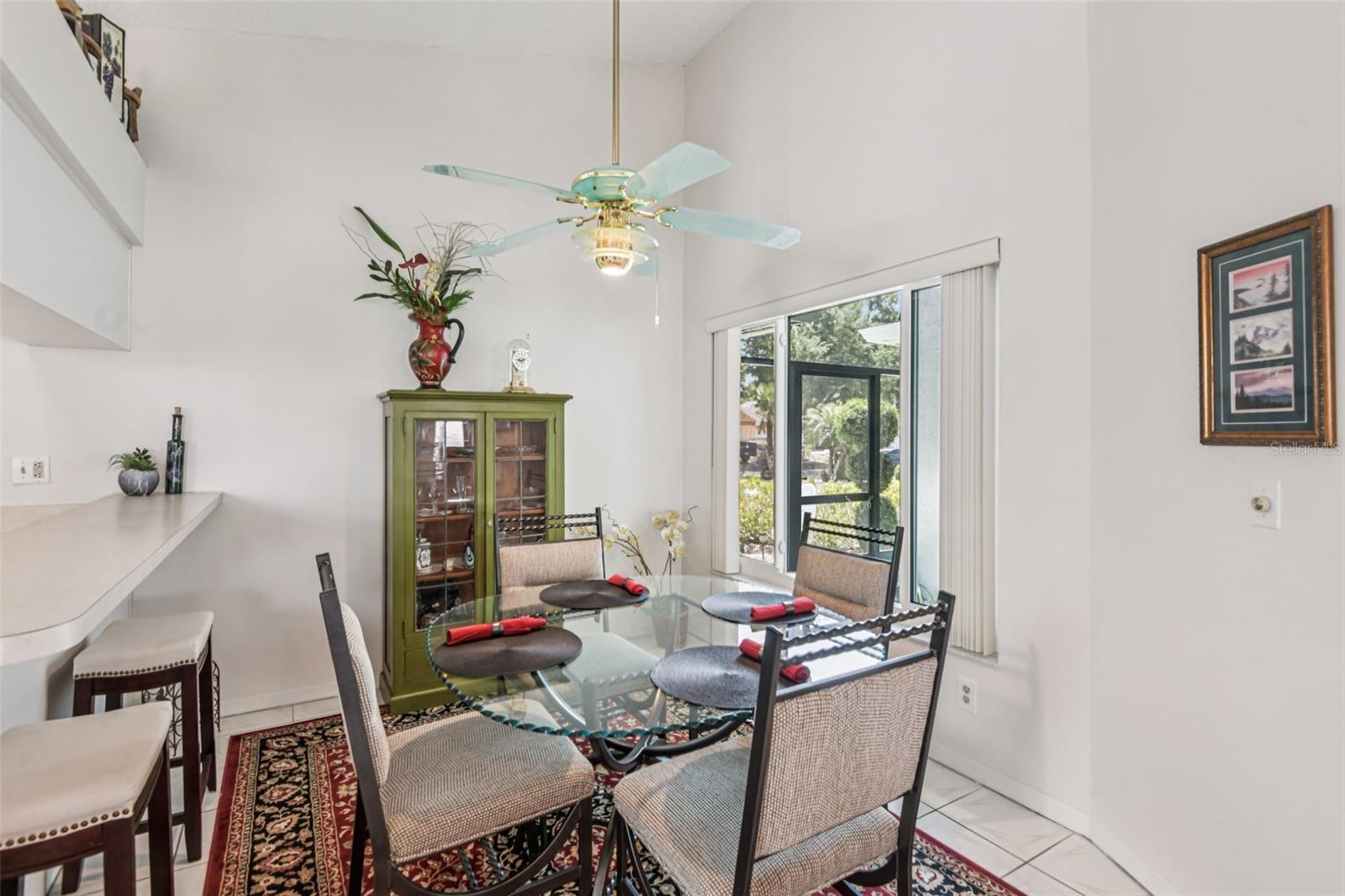 214 LINGER LN — photo 12