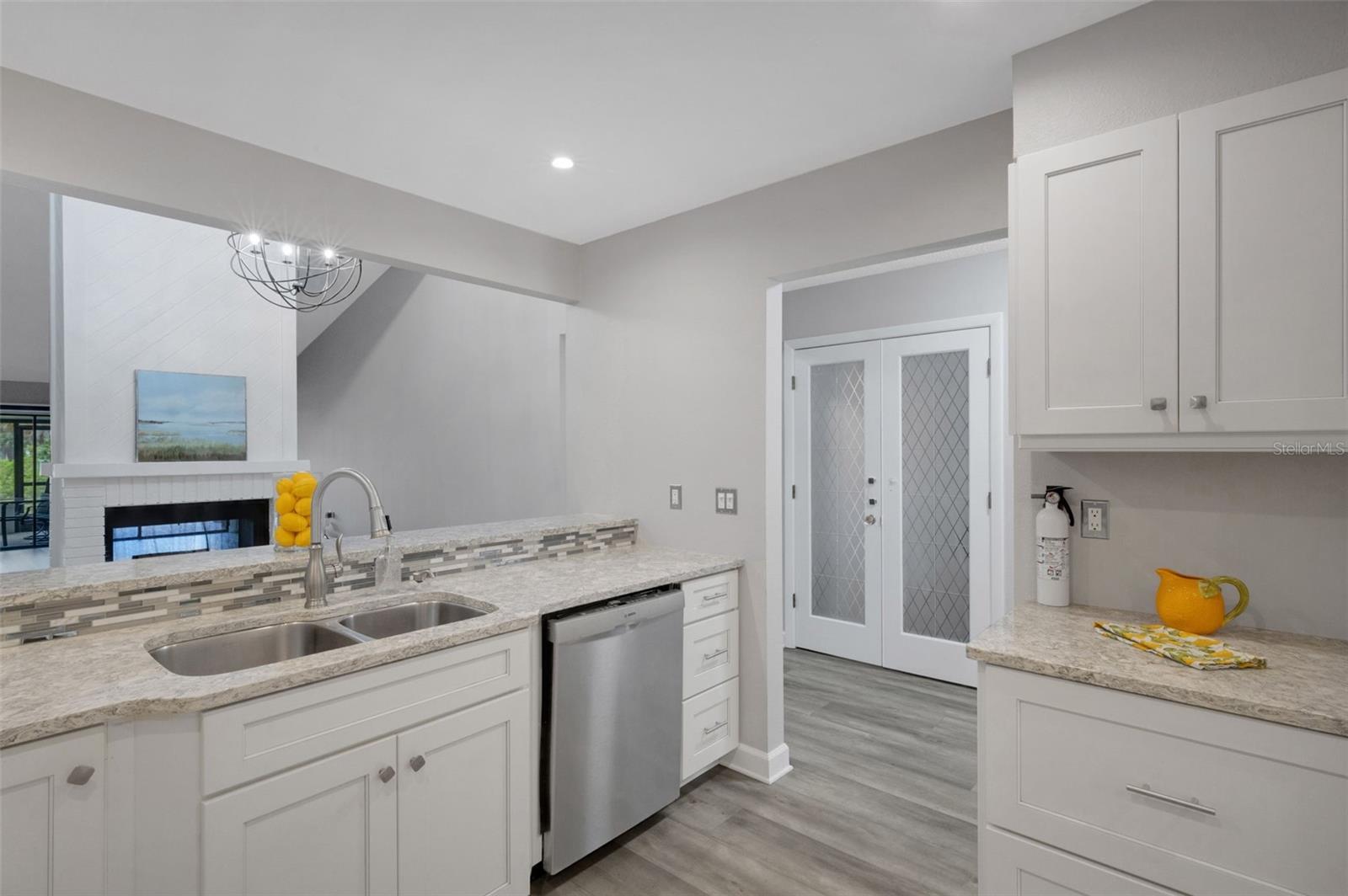 4418 LA JOLLA DR — photo 6