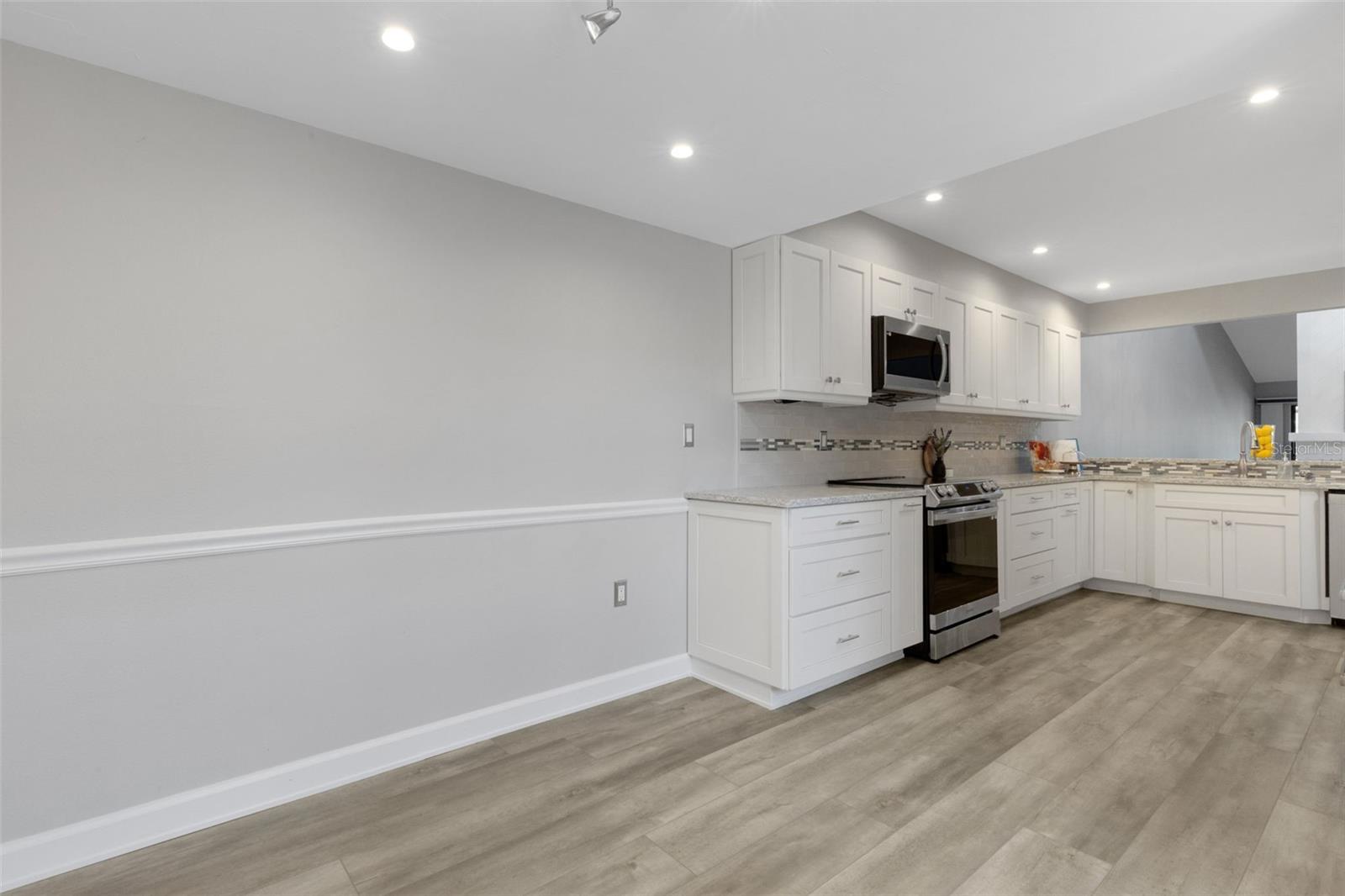 4418 LA JOLLA DR — photo 29