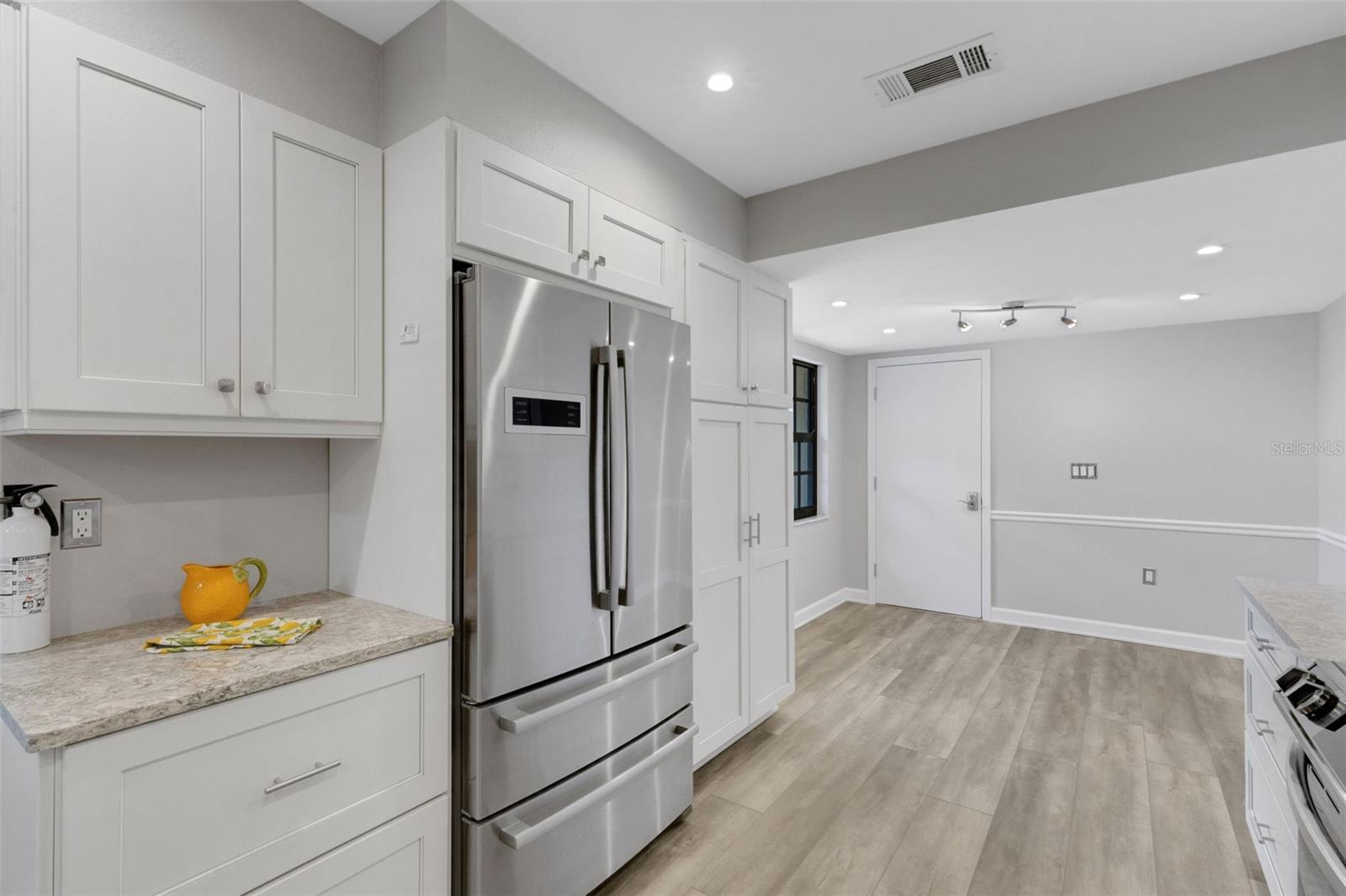 4418 LA JOLLA DR — photo 9