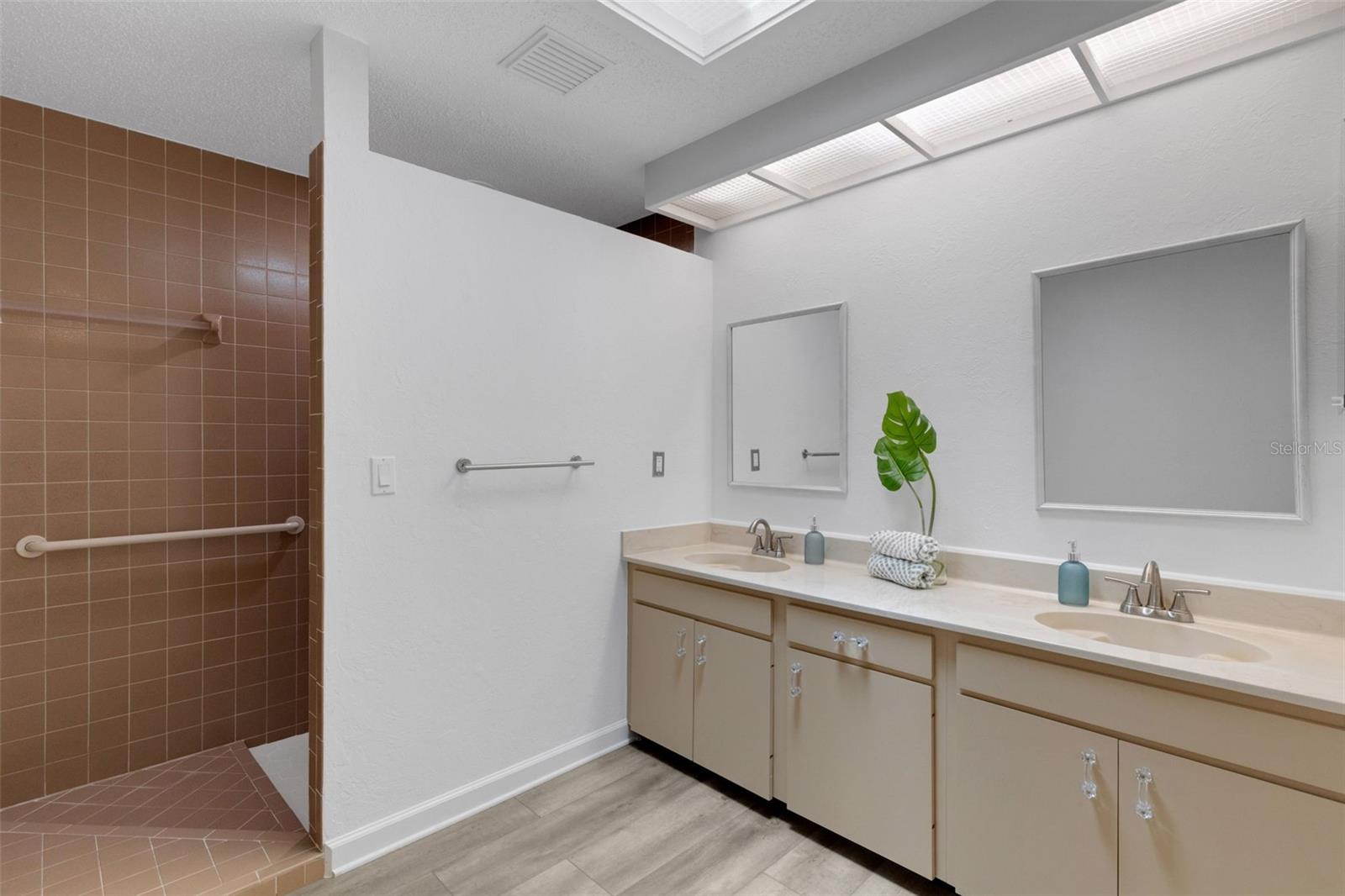 4418 LA JOLLA DR — photo 19