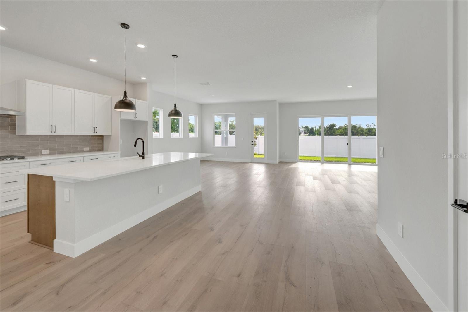6823 HERON MEADOW DR — photo 2