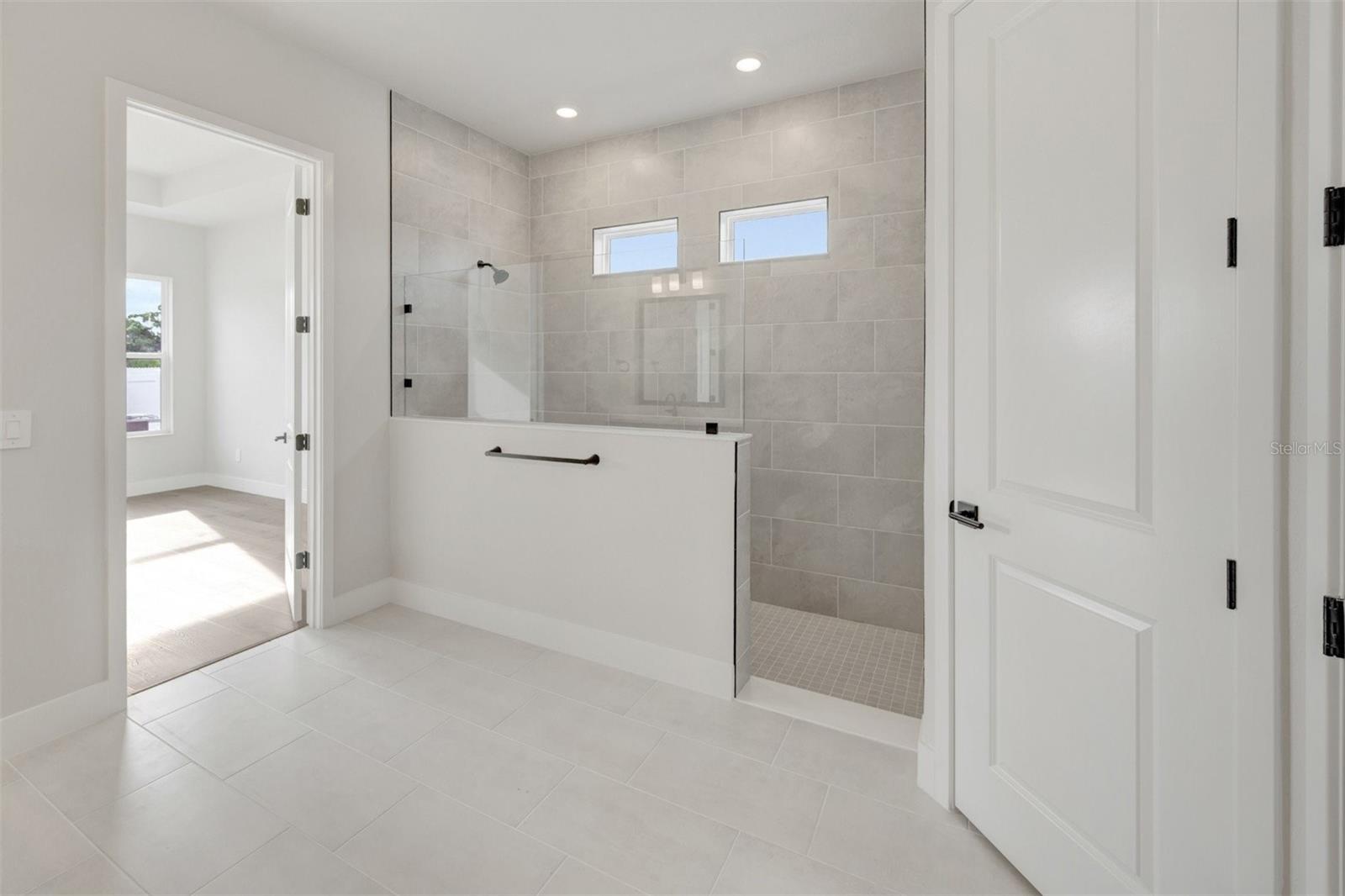 6823 HERON MEADOW DR — photo 18