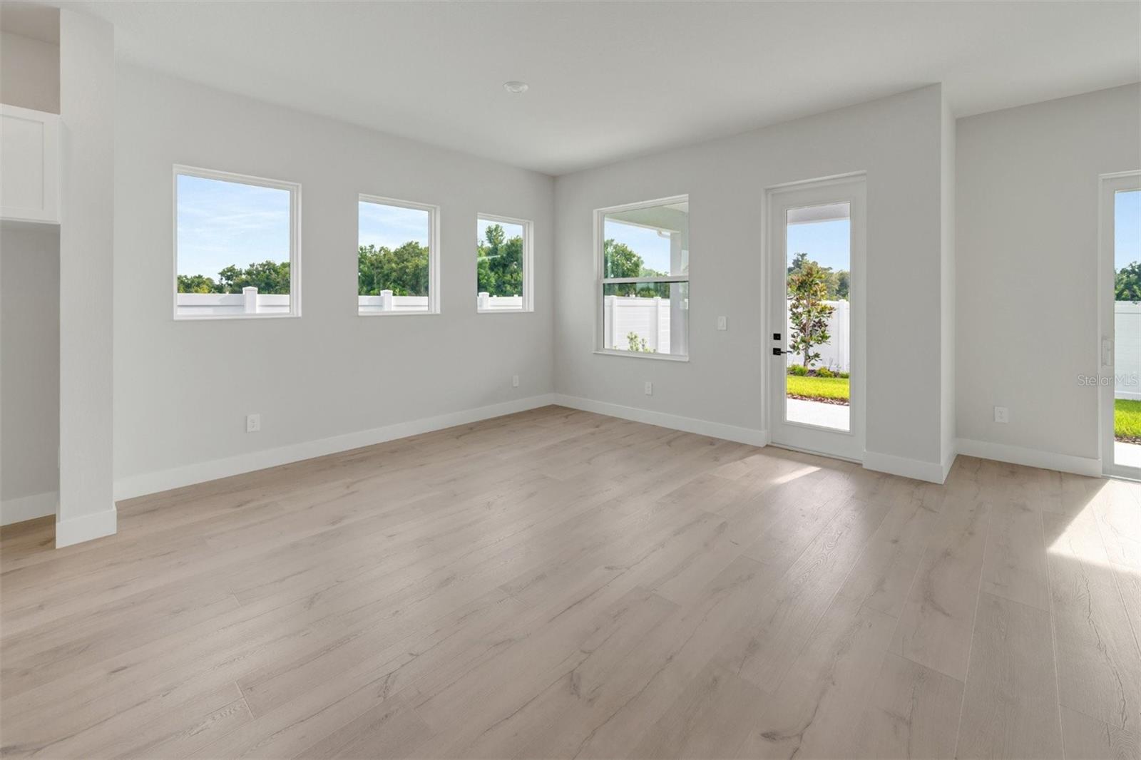 6823 HERON MEADOW DR — photo 10