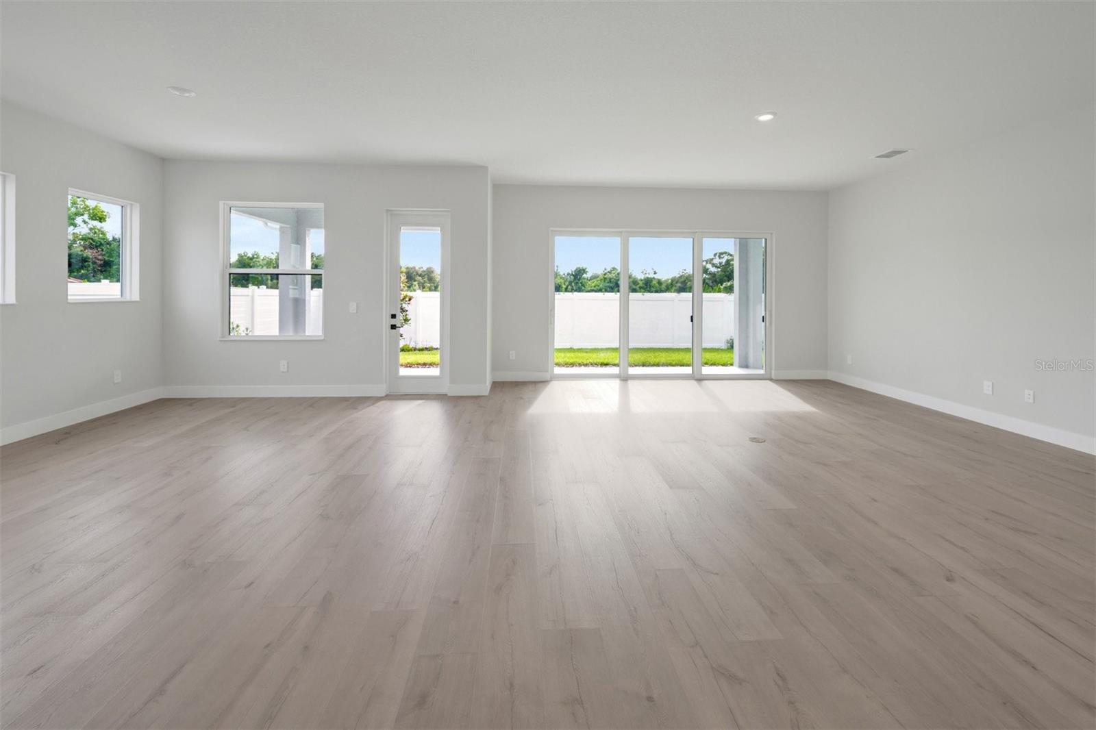 6823 HERON MEADOW DR — photo 7
