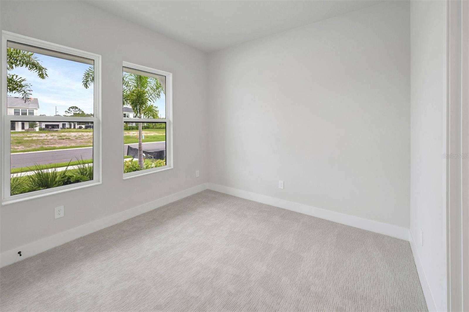 6823 HERON MEADOW DR — photo 24
