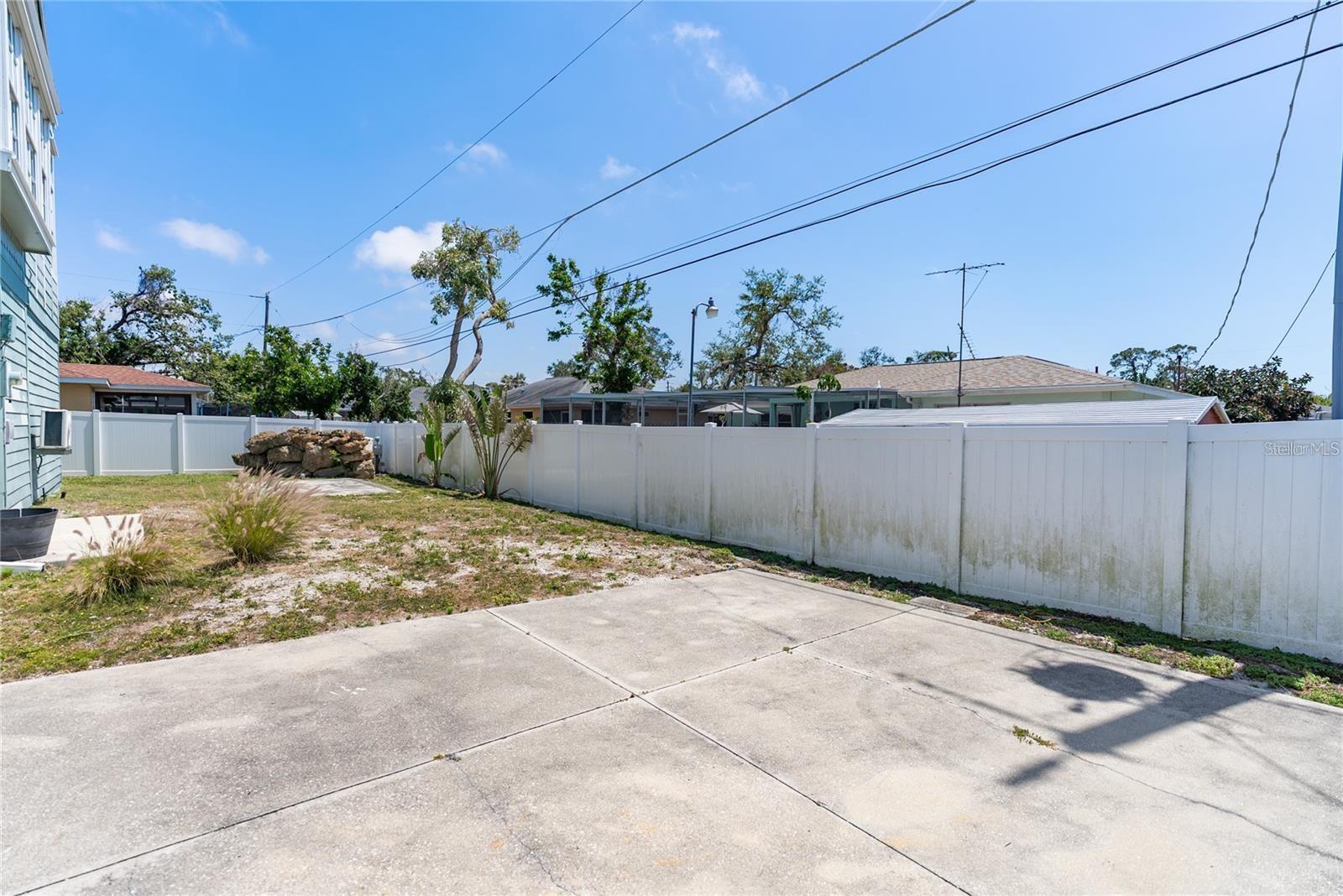 861 NECTAR RD — photo 63
