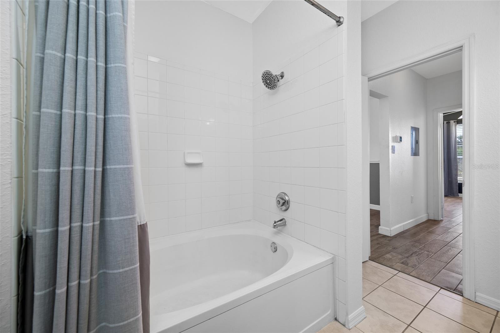 5000 CULBREATH KEY WAY #1-201 — photo 33