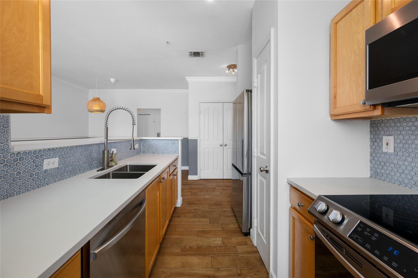 5000 CULBREATH KEY WAY #1-201 — photo 19