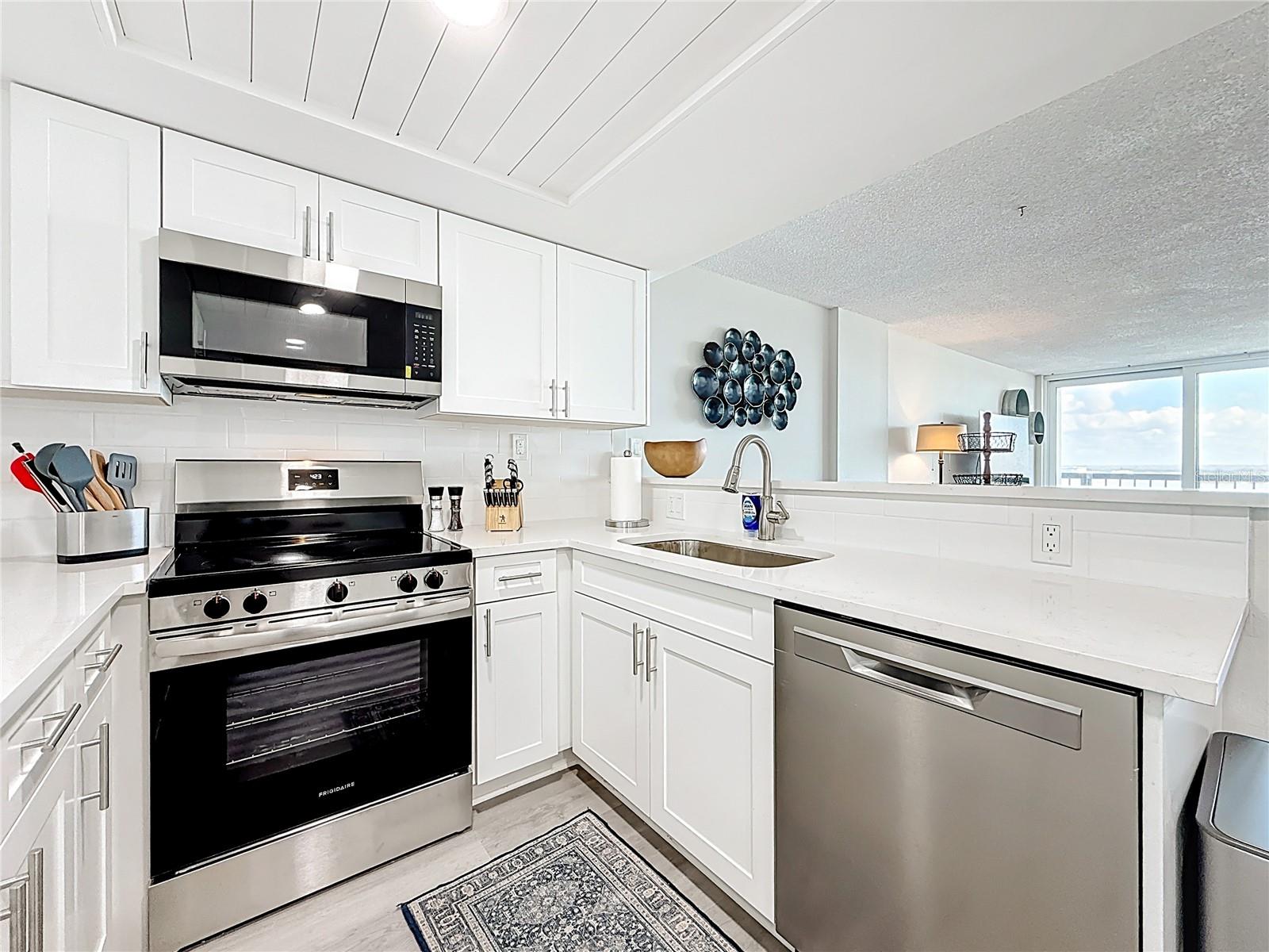 400 ISLAND WAY #1411 — photo 20